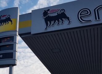 Carburanti, da oggi il taglio delle accise scende a 5 centesimi: “Pieno di gasolio costerà 3 euro in più”