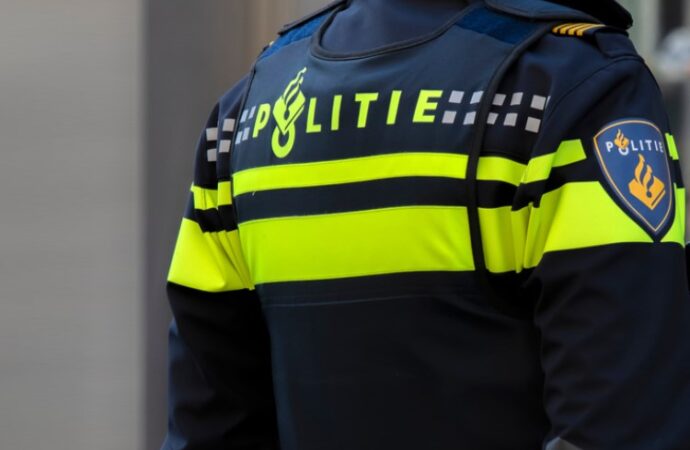 Paesi Bassi, parlamento imbrattato con vernice rossa durante protesta Gaza