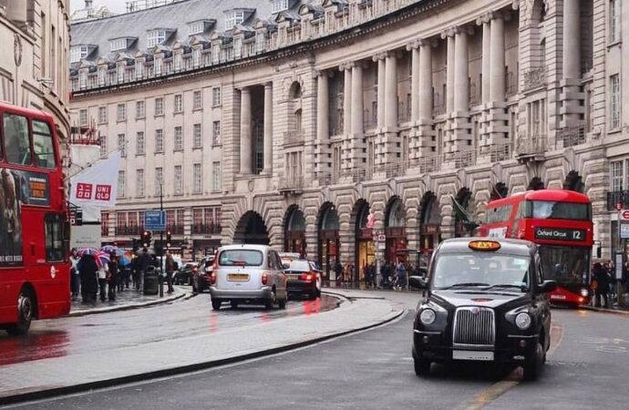 Regno Unito, la fiducia dei consumatori è negativa da dieci anni