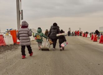 Londra-Parigi: Accordo sui migranti, polizia antisommossa sulle spiagge
