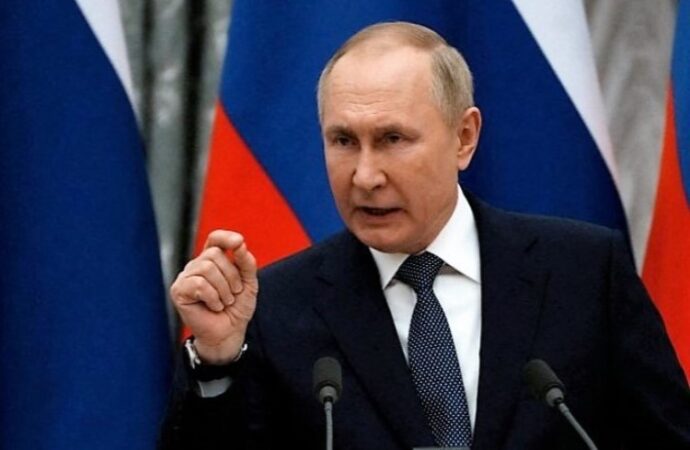 Russia, Putin: “L’Ucraina tenterà di usare un’arma nucleare”