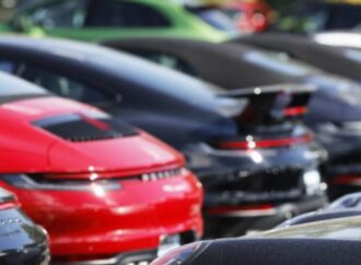 Auto, i giovani preferiscono il noleggio, crisi nel settore