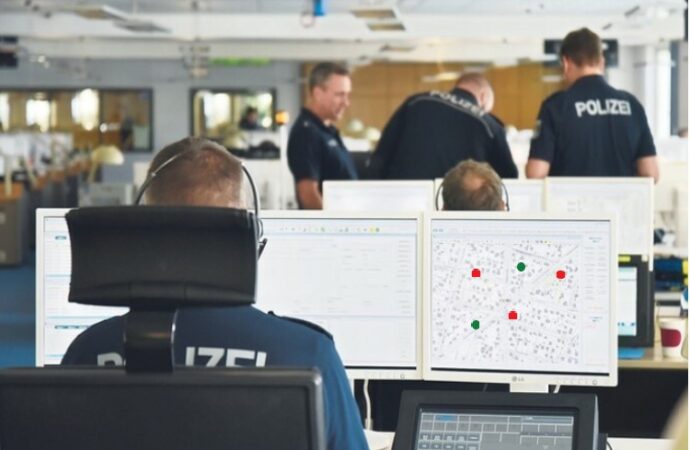 Germania, più poteri all’intelligence. Sondaggio, il 54% prevede peggioramento situazione sicurezza