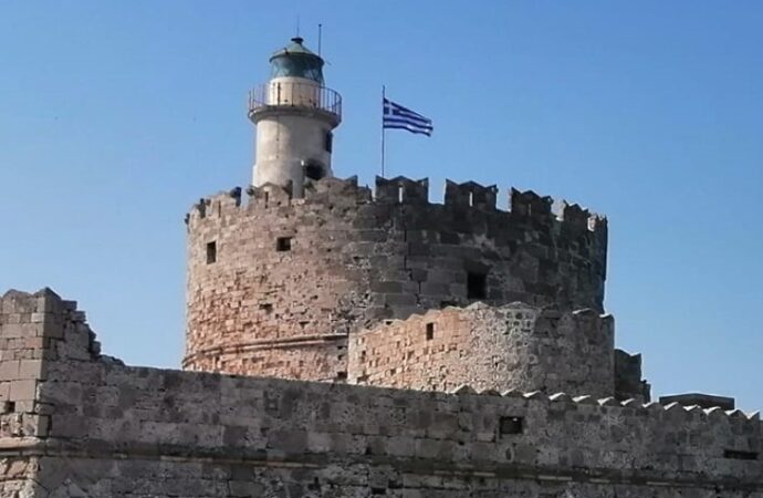 Grecia, voli sospesi in tutto il Paese per guasto a sistema di controllo