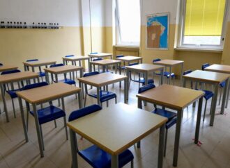 Palermo, la scuola è senza riscaldamento: un’alunna si sente male