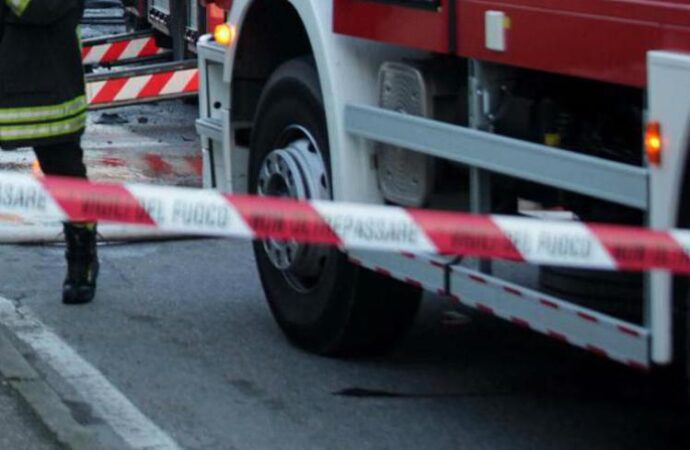 Incendio in A14, chiuso tratto tra Giulianova e Val Vibrata: 4 feriti e coda