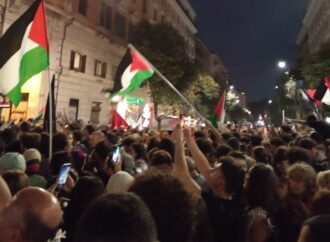 Italia, sciopero di solidarietà con Gaza, manifestanti in piazza