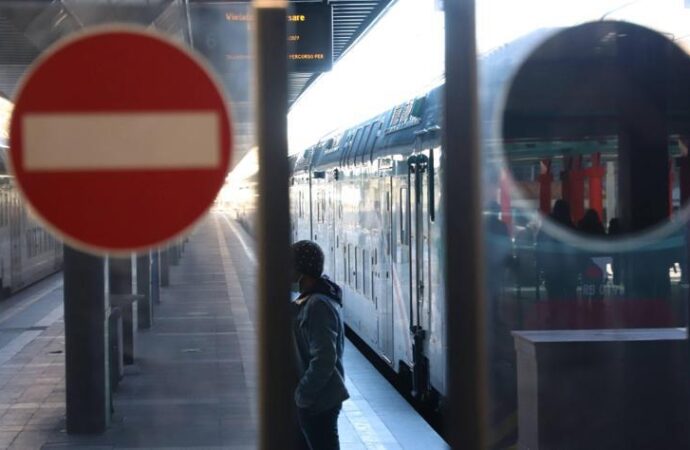 Sciopero 10 gennaio, primo venerdì nero del 2025 per trasporti e scuola