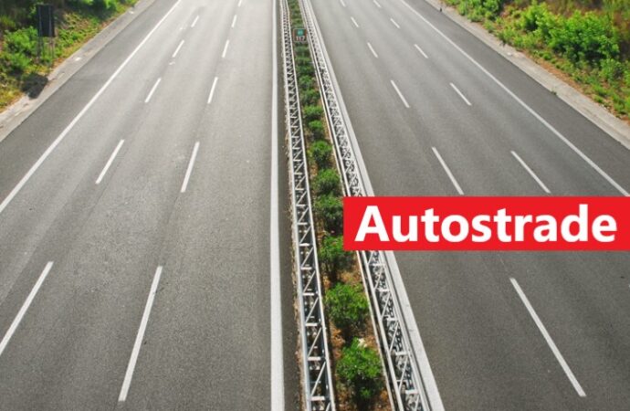 Incidente A1, camion invade carreggiata: tratto chiuso per ore e traffico in tilt