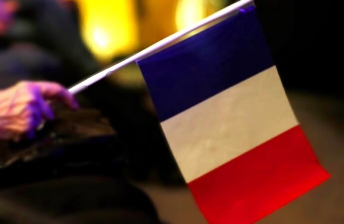 De Montchalin: Senza bilancio, per 18 milioni di francesi rischio aumento tasse