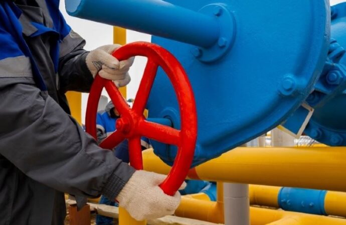 Consiglio Ue, limitare gas russo a partire da gennaio 2026