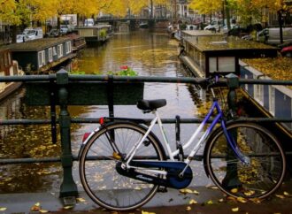 Paesi Bassi, i genitori di Nina piangono in una marcia silenziosa