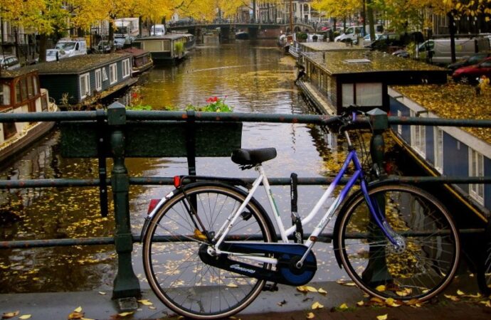 Paesi Bassi, i genitori di Nina piangono in una marcia silenziosa