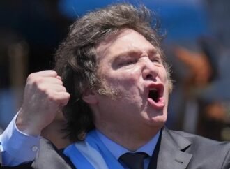 Argentina, Milei trionfa alle elezioni con la politica di austerità “tagliente”