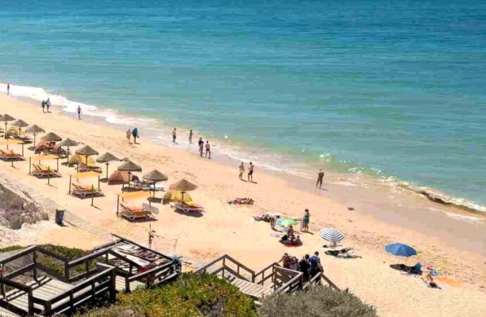Spiagge a rischio, 1 su 5 può sparire entro il 2050: dove scatta l’allarme