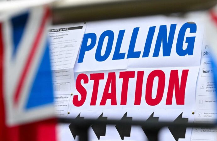 Gran Bretagna, le elezioni locali con l’incognita Farage