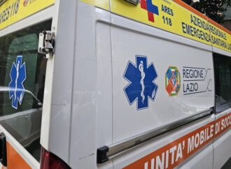 Roma, incidente tra scooter e un veicolo militare: un morto