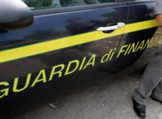Roma, sequestrate 10 tonnellate di Carburanti annacquati: irregolarità in 1 distributore su 5