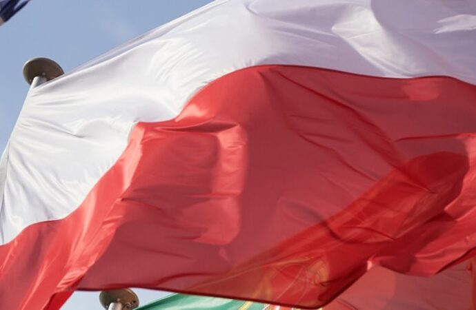 Polonia, riunione urgente governo per gli incendi a Varsavia