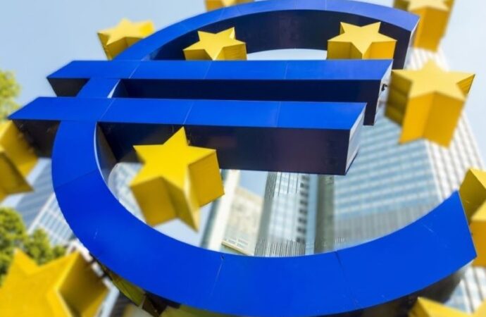 La Bce raccomanda i contanti in caso di crisi ma punta sull’Euro digitale