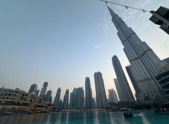 Dubai, la guerra spinge la speculazione dei prezzi per i voli privati