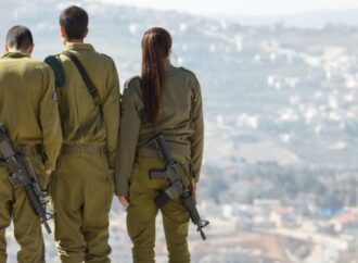 Cisgiordania, coloni attaccano villaggi palestinesi e appiccano incendi in due moschee