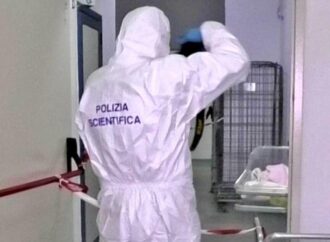 Cosenza, rapitori neonata: blitz alla festa per la finta ‘nascita’