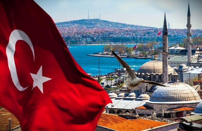 Turchia, frammenti missile intercettore caduti a Hatay