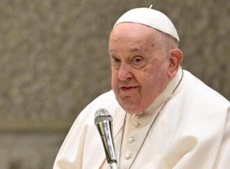 Papa ha la bronchite: udienze a Santa Marta, dove vive Bergoglio