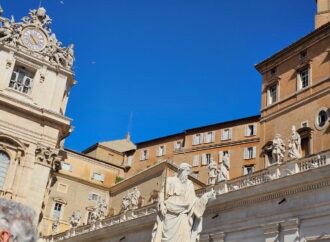 Da Giovanni Paolo II a Leone XIV, la Chiesa universale