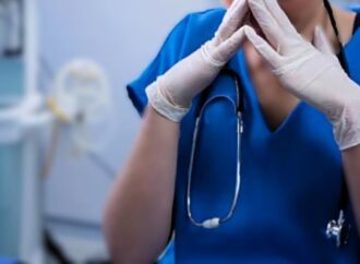 Piacenza, abusi e violenze su colleghe: arrestato primario