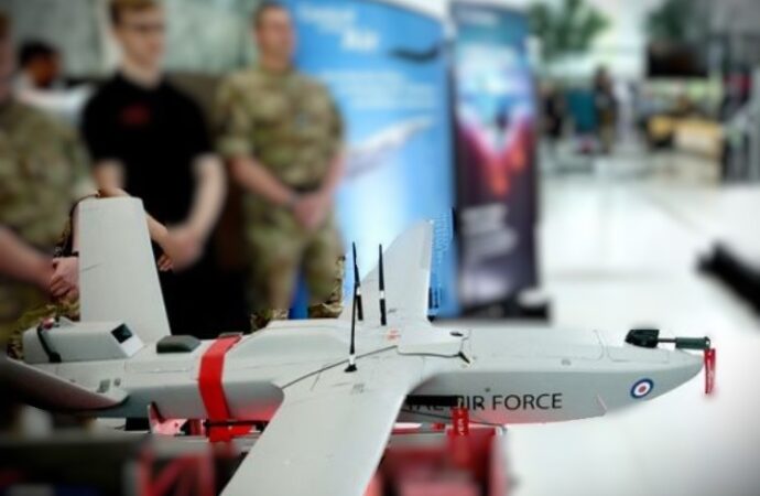 Il Regno Unito fornirà a Kiev 100mila droni entro aprile 2026