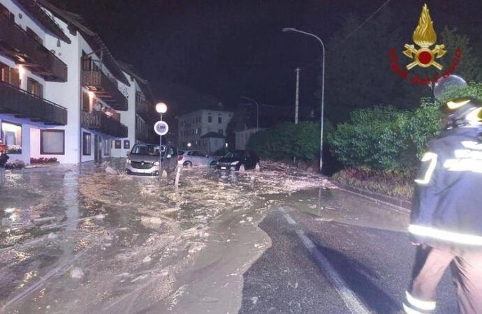 Maltempo nel bellunese, pioggia e detriti bloccano Borca di Cadore