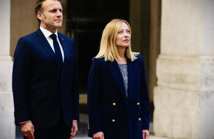 Meloni incontra Macron,”Italia e Francia insieme per Europa più sovrana”