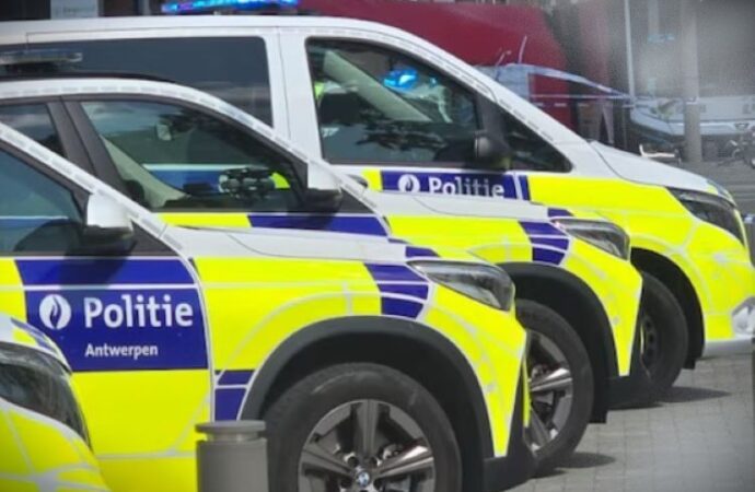 Belgio, attacco con coltello su bus ad Anversa: 1 morto e 2 feriti