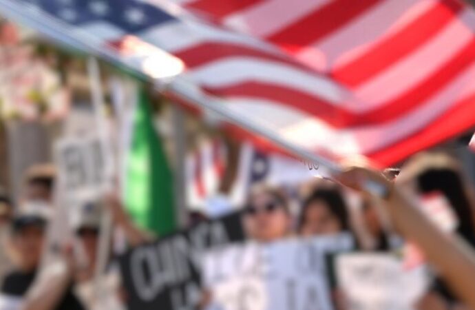 Usa: coprifuoco a Los Angeles in vigore per tutto il fine settimana