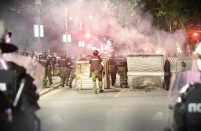 Serbia: proteste allargate ai social, appelli alla disobbedienza civile