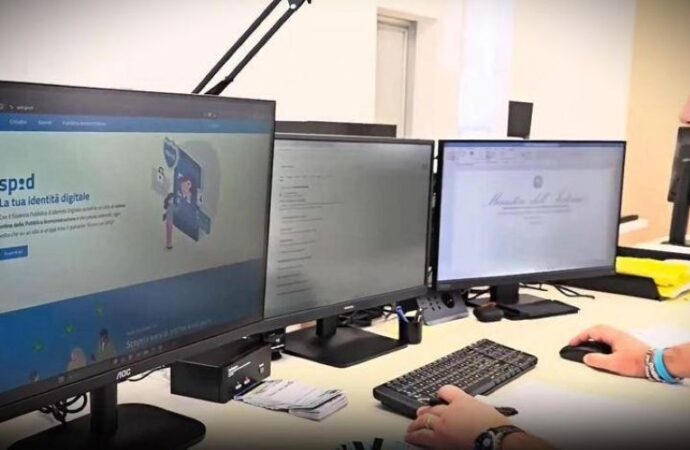 Spid Poste a pagamento dal 2026, da quando e quanto costa