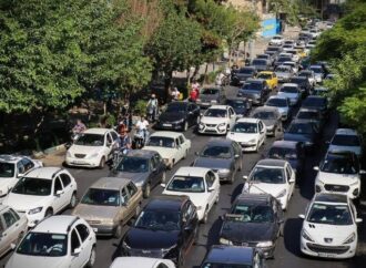 Teheran, traffico intenso in uscita. Media Tel Aviv: “Khamenei potrebbe essere morto”