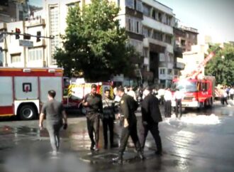 Israele colpisce Teheran, la capitale in fiamme