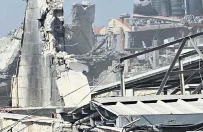 Gaza, Israele bombarda chiesa cattolica, 2 morti, ferito il parroco