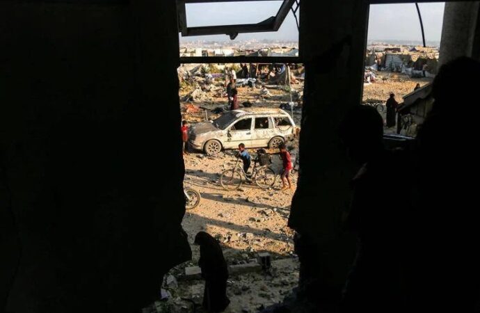 Gaza, raid all’alba più di 34 morti”. Olanda vieta ingresso a ministri israeliani