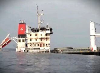 Mar Rosso, recuperate 10 persone dopo attacco Houthi a nave Eternity C