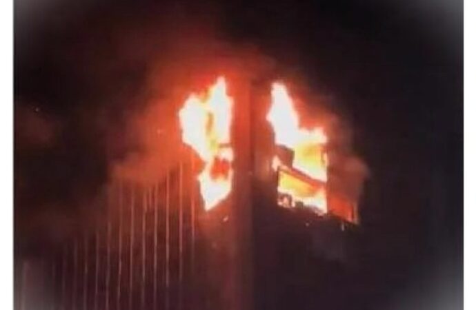 Napoli, incendio in grattacielo del Centro direzionale: nessun ferito