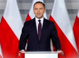 Polonia, il nuovo presidente della Repubblica Nawrocki presta giuramento