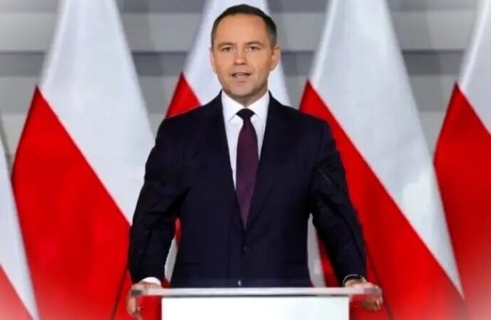 Polonia, il nuovo presidente della Repubblica Nawrocki presta giuramento