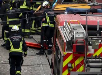 Lisbona, incidente alla funicolare Gloria, 15 morti, lutto nazionale