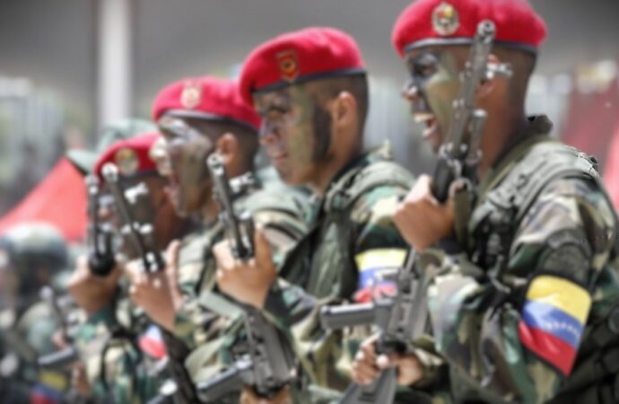 Venezuela, Maduro: “Pronti a lotta armata se Usa attaccano”