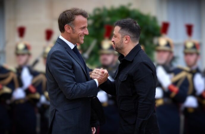 Zelensky a Parigi, i leader europei divisi sulle garanzie per Kiev