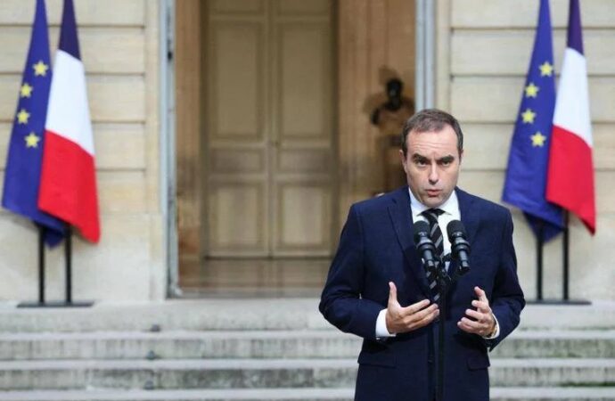 Francia, il primo ministro Lecornu si è dimesso